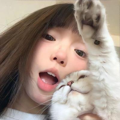 在大雪封闭的山庄里